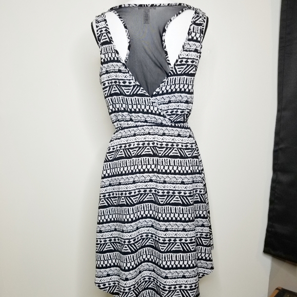 ⭐LAST CHANCE SALE ⭐$5 ⭐AMBIANCE APPAREL SLEEVELESS DRESS - Picture 3 of 6